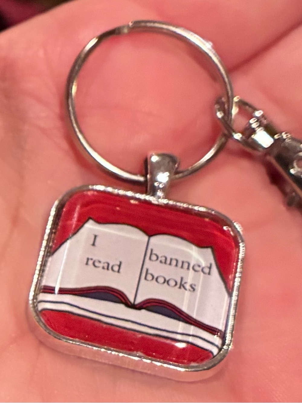 Red 'I Read Banned Books' Keychain Key & Card Holder Pendant